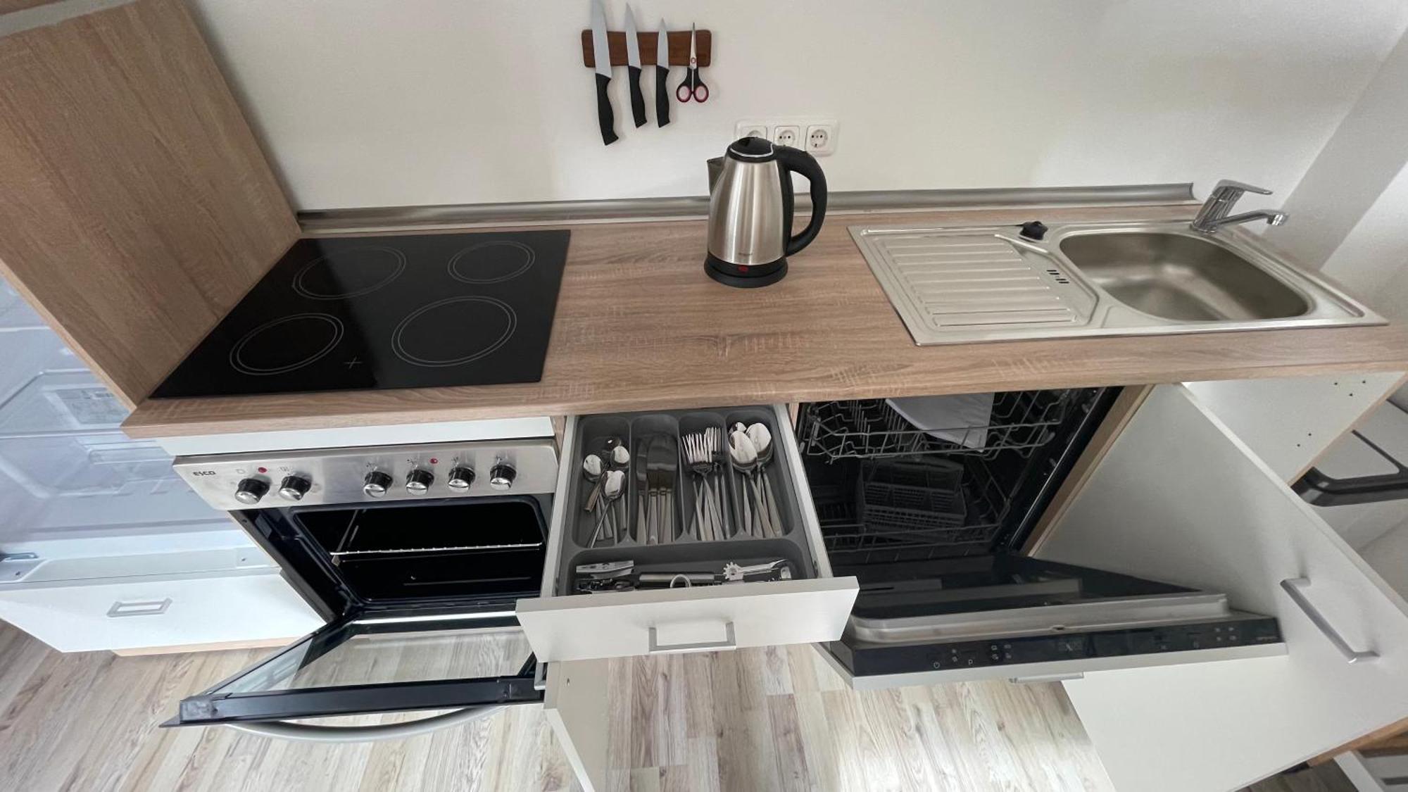 뒤스부르크 Oase Im Gruenen Hinterhof, Eg, Ruhe, Terrasse, Carport, Free Paytv, Kaffee&Tee, Fahrraeder 아파트 외부 사진